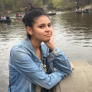 Meet your Posher, Simone